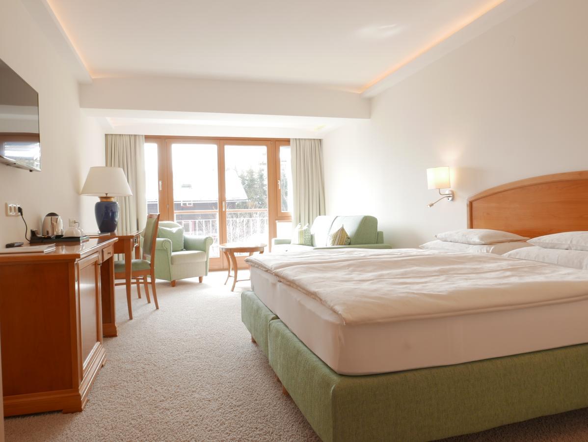 Alpin- Das Sporthotel - Ski In Ski Out Cityxpress, Summercard Included Zell am See Bagian luar foto