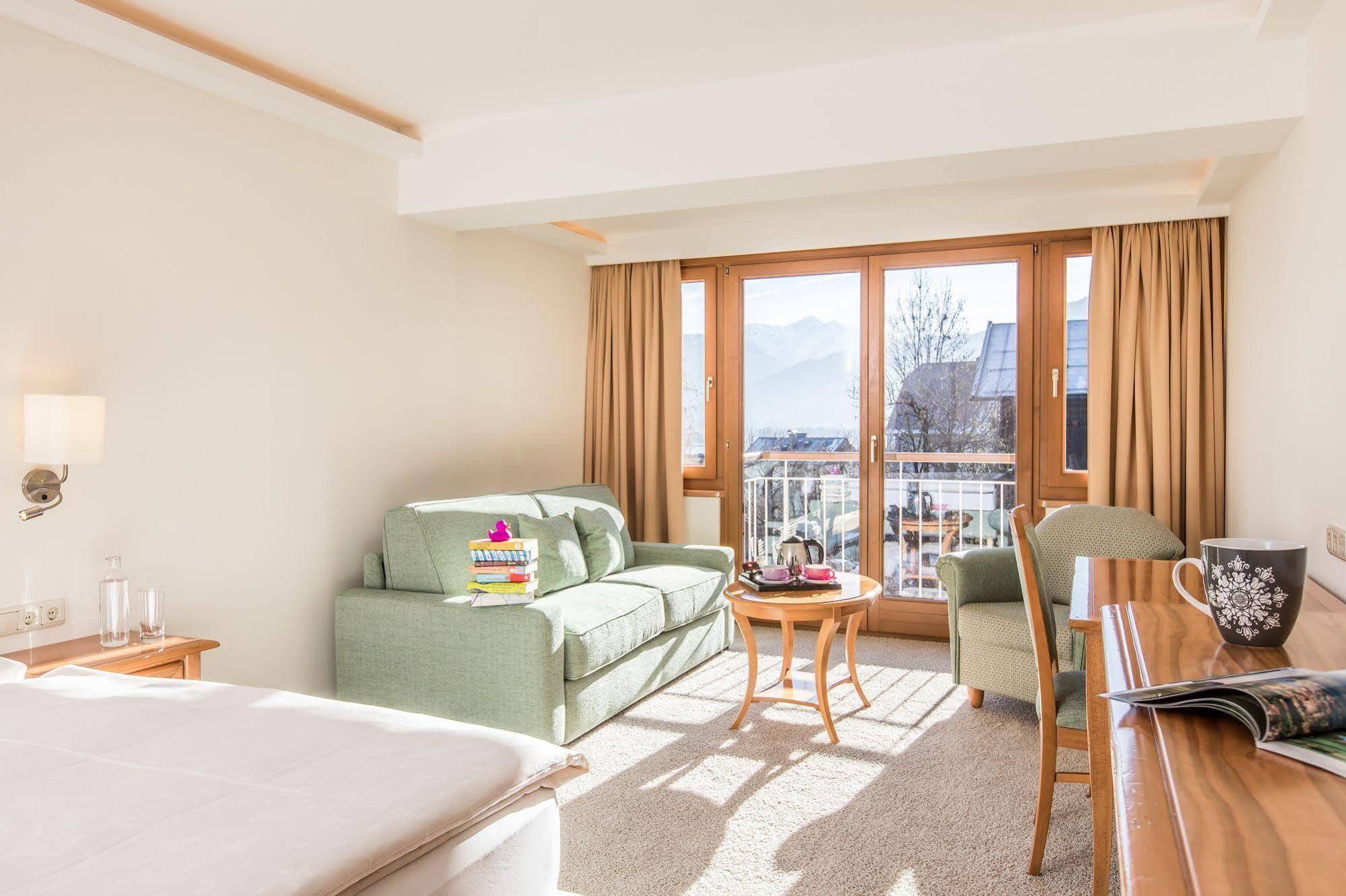 Alpin- Das Sporthotel - Ski In Ski Out Cityxpress, Summercard Included Zell am See Bagian luar foto